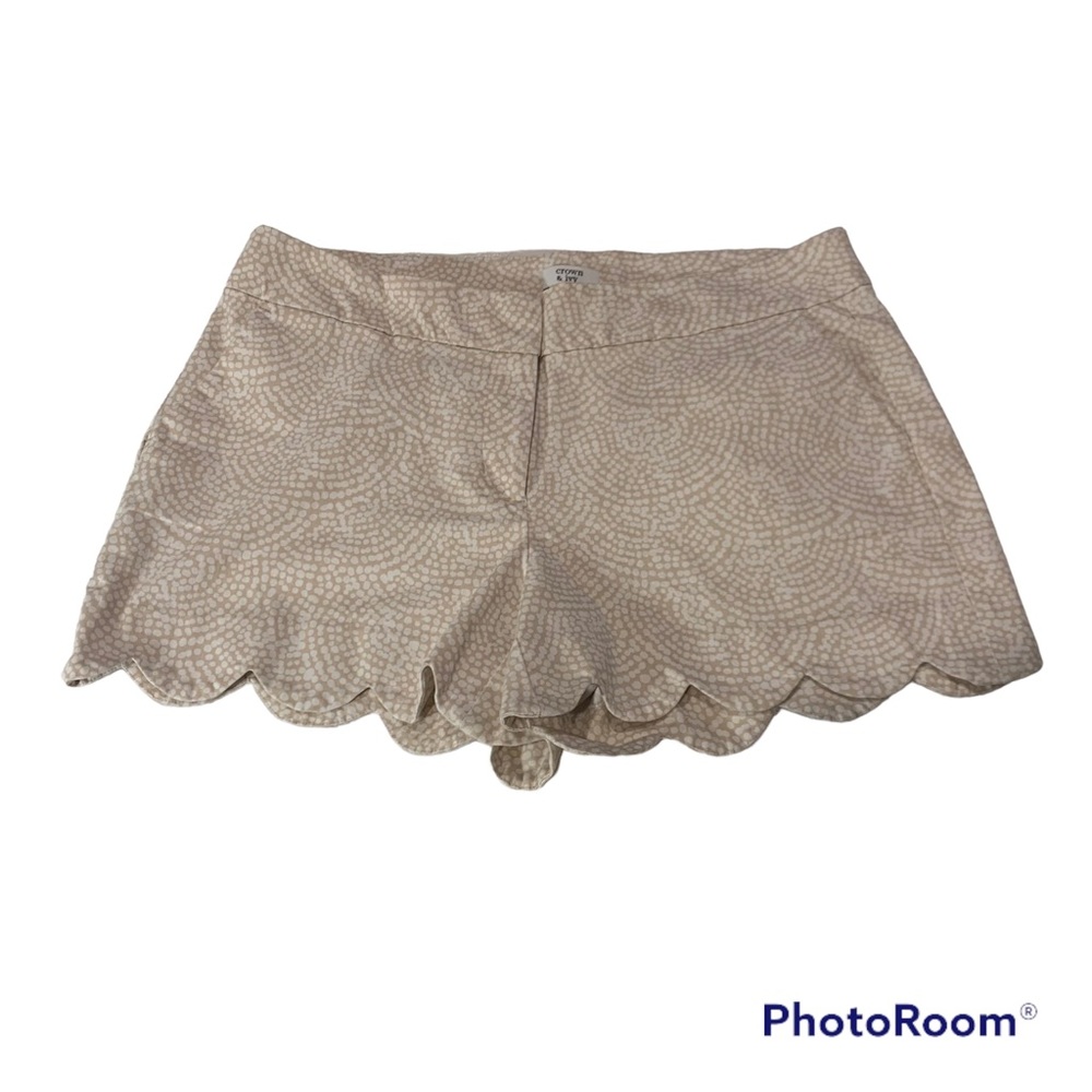 Crown & Ivy tan and white scalloped shorts
